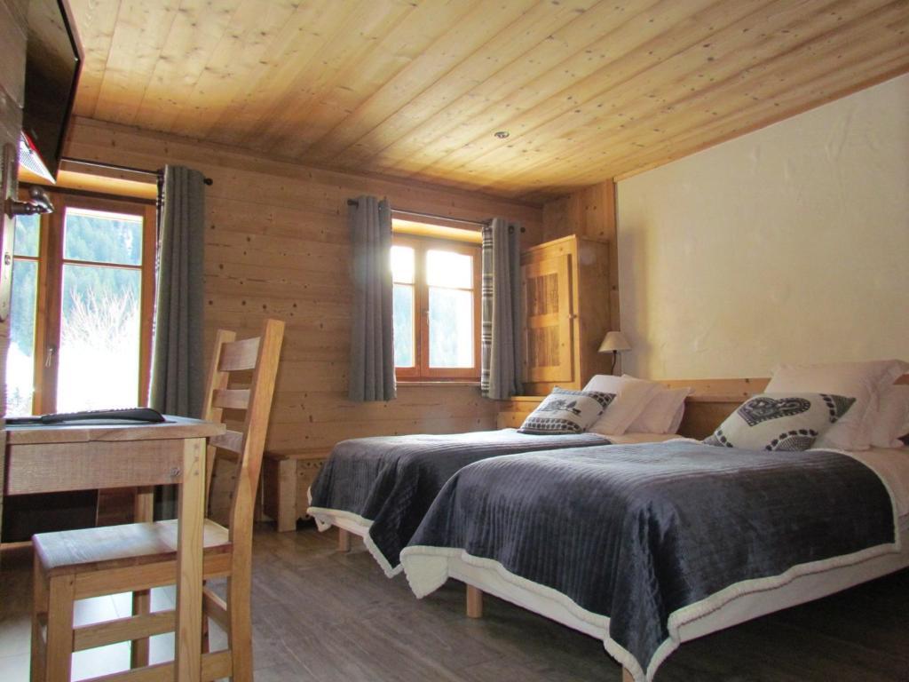 Chez La Fine Bed & Breakfast Les Gets Room photo